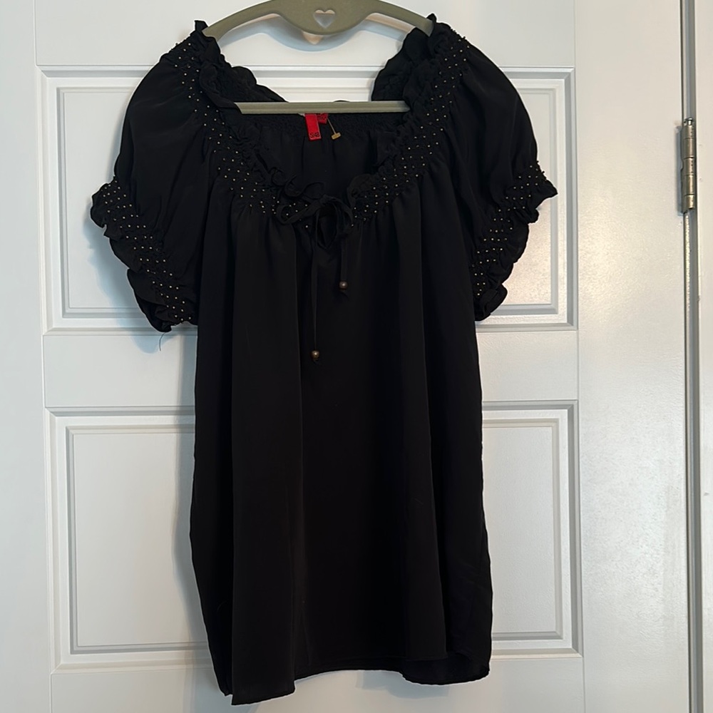 5/48 Black Smocked Buttoned Short Sleeve Blouse